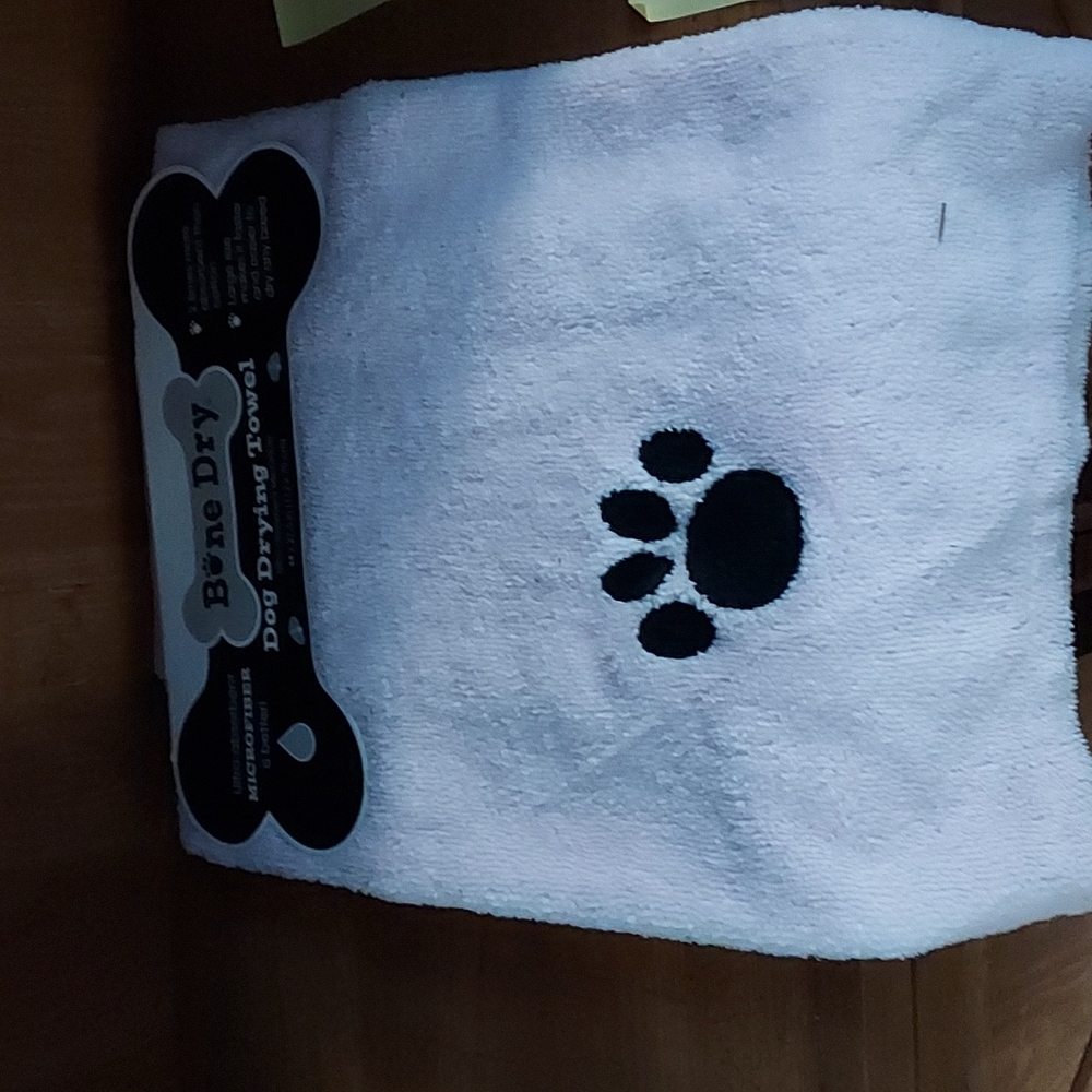 Dog drawing towel